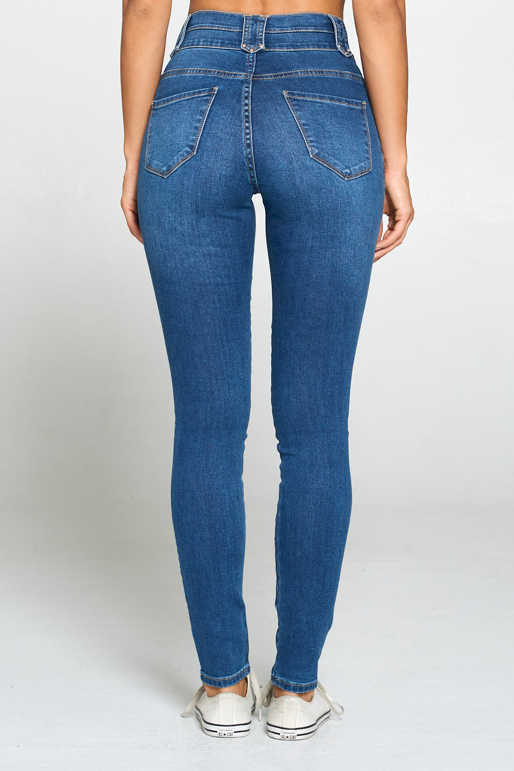 WH3704 Medium