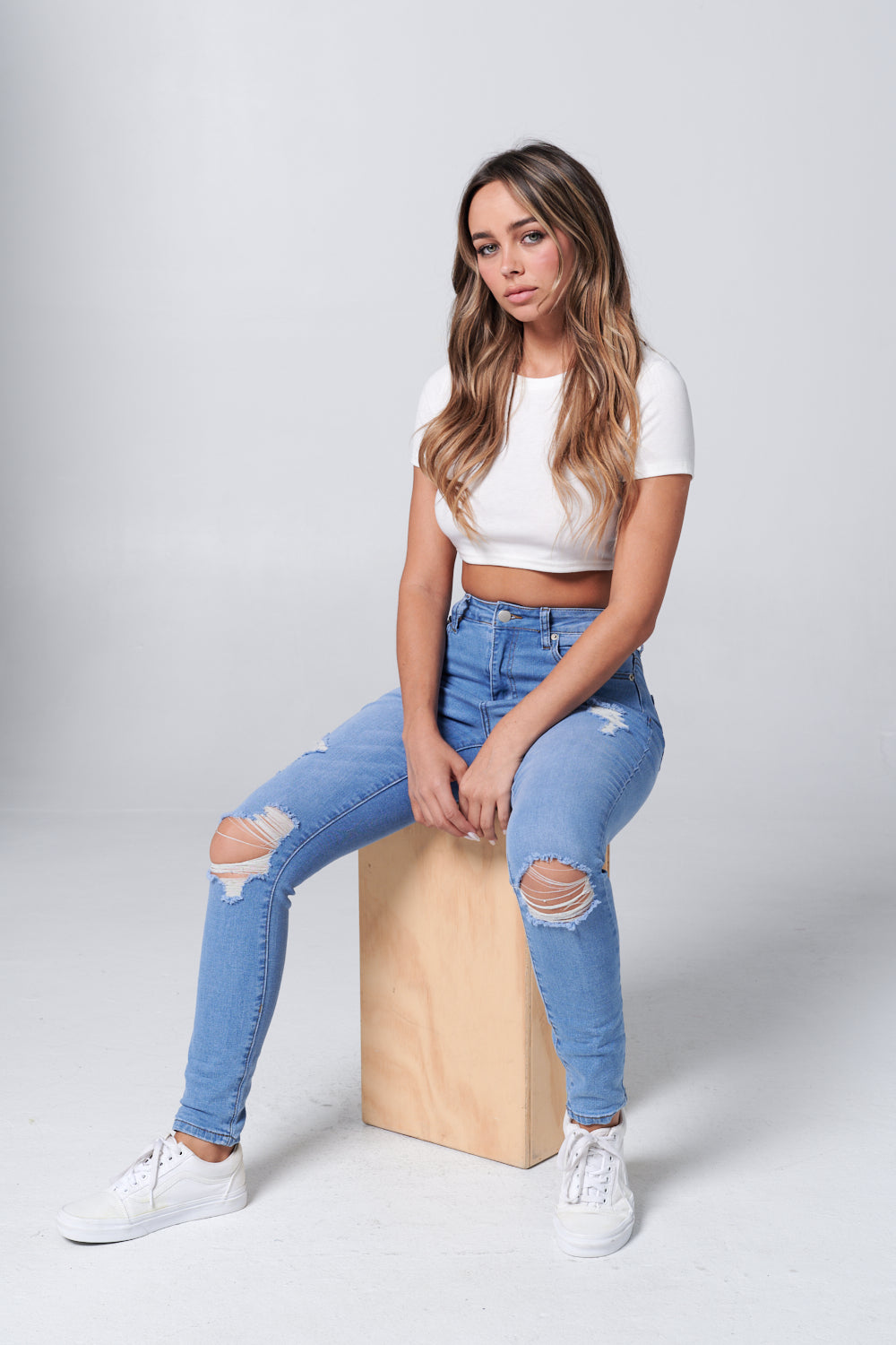 NEW Distressed High Rise Skinny Jean Dark Blue YH2213