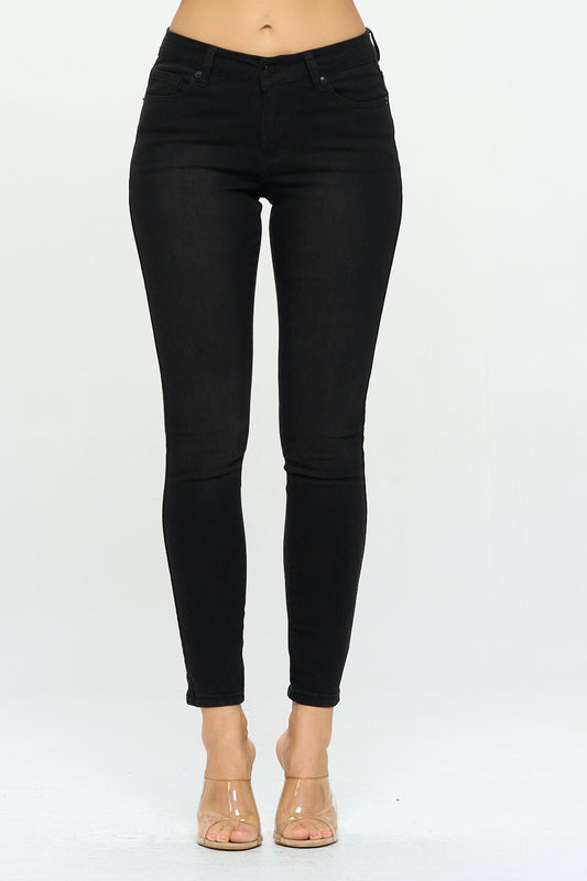 Classic Mid Rise Skinny Jean Extreme Stretch Black WR3702