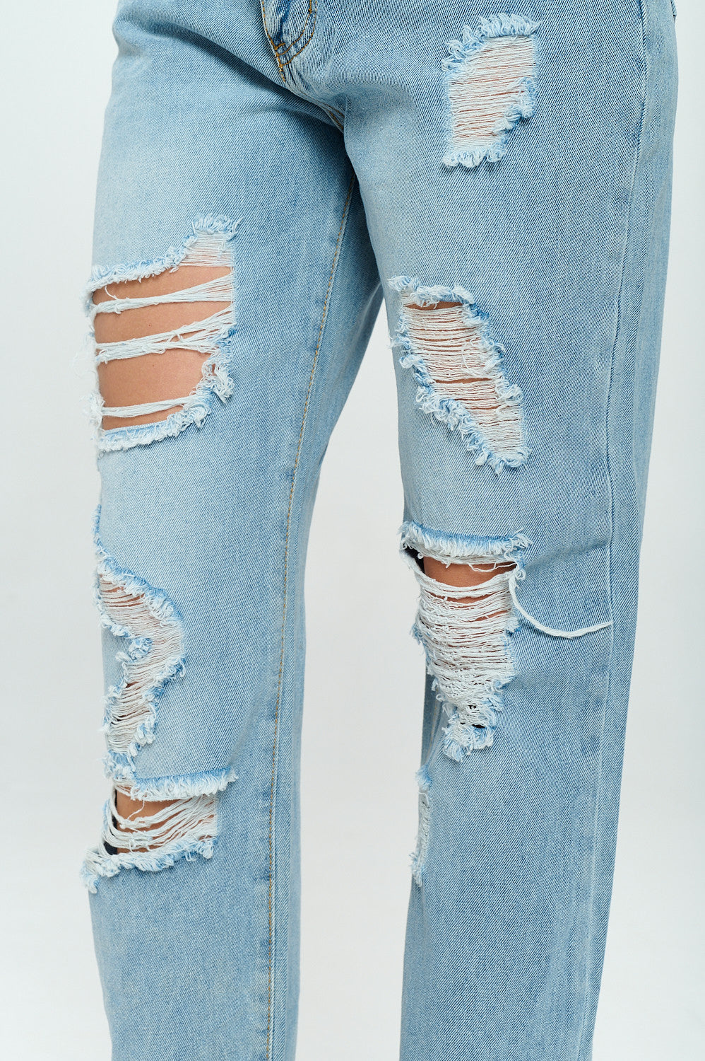 Jeans claros online rotos